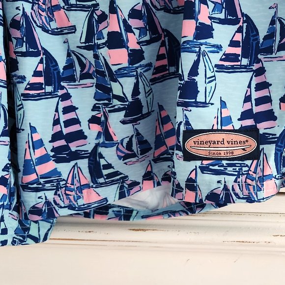 Vineyard Vines XL Mens Chappy Swim Trunks, NWOT, Never Worn, Sailboat Blue Pink - Picture 2 of 3
